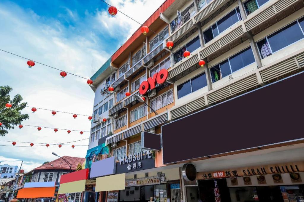Oyo 43993 Madsuite Kota Kinabalu Zewnętrze zdjęcie