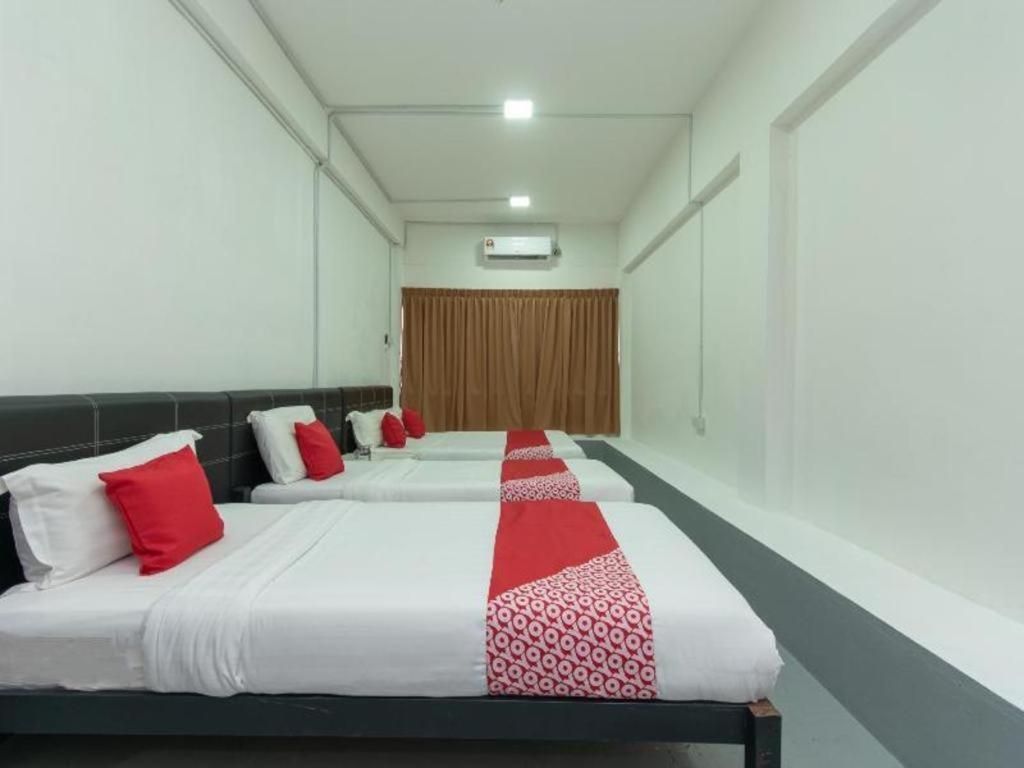 Oyo 43993 Madsuite Kota Kinabalu Zewnętrze zdjęcie
