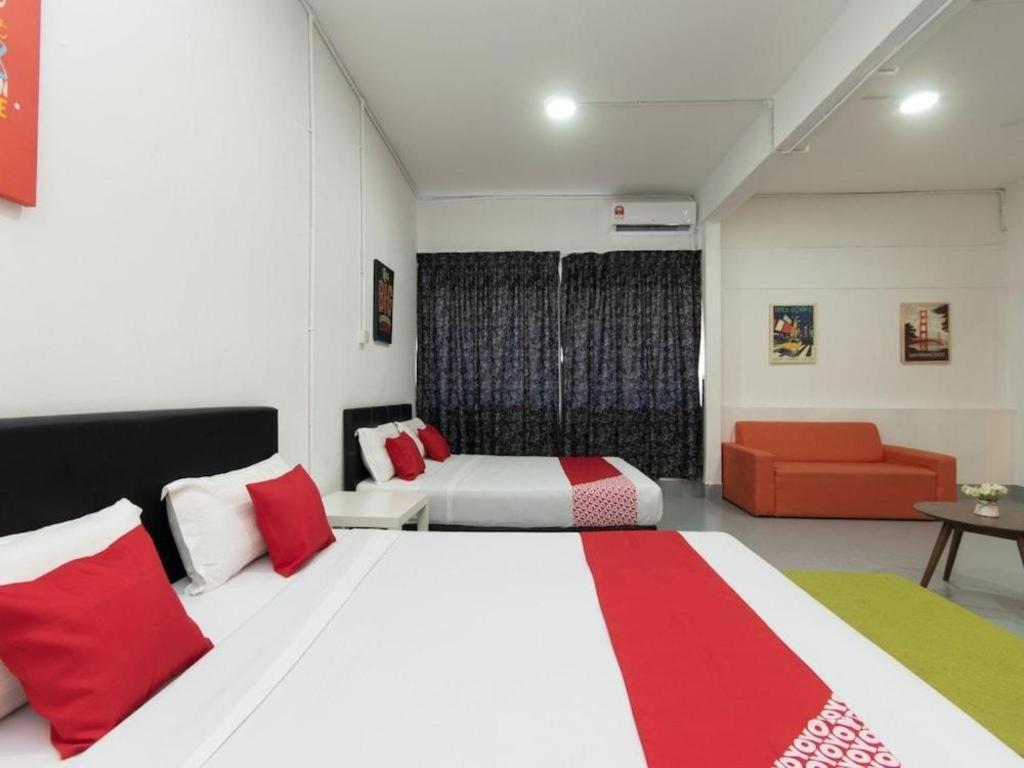 Oyo 43993 Madsuite Kota Kinabalu Zewnętrze zdjęcie