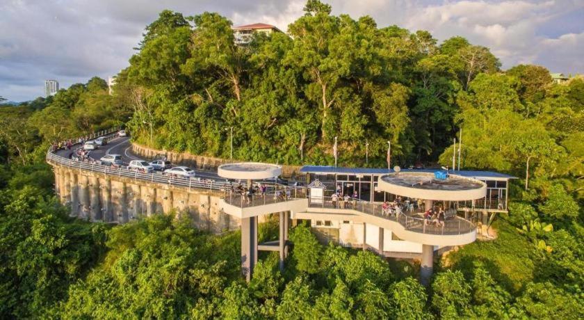 Oyo 43993 Madsuite Kota Kinabalu Zewnętrze zdjęcie