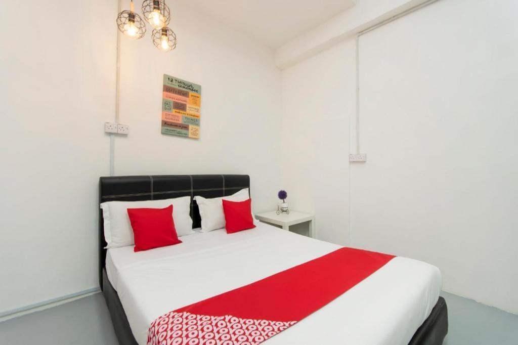 Oyo 43993 Madsuite Kota Kinabalu Zewnętrze zdjęcie