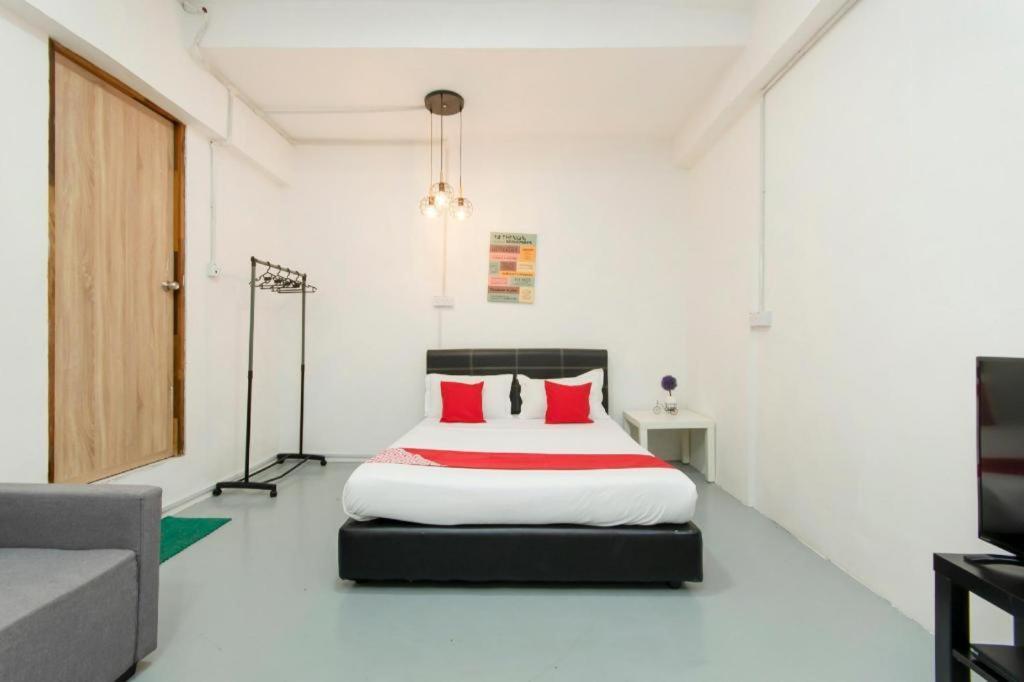 Oyo 43993 Madsuite Kota Kinabalu Zewnętrze zdjęcie