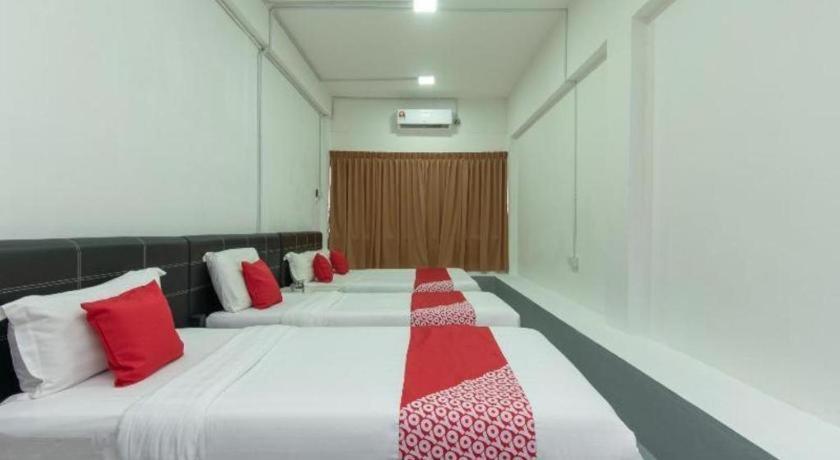 Oyo 43993 Madsuite Kota Kinabalu Zewnętrze zdjęcie