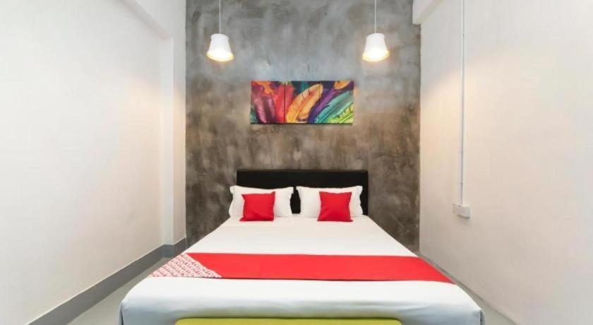 Oyo 43993 Madsuite Kota Kinabalu Zewnętrze zdjęcie