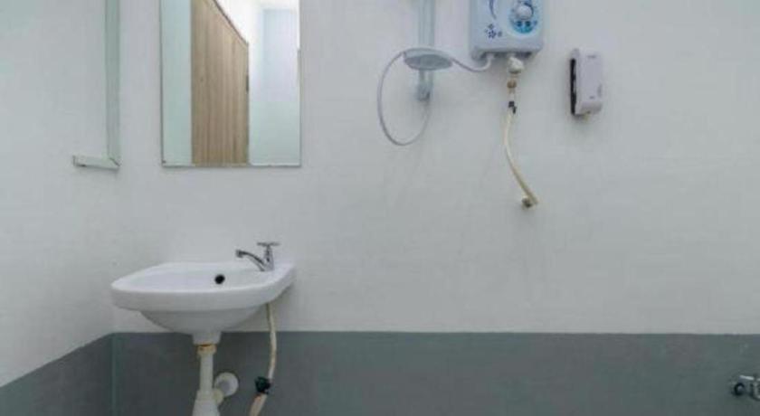 Oyo 43993 Madsuite Kota Kinabalu Zewnętrze zdjęcie