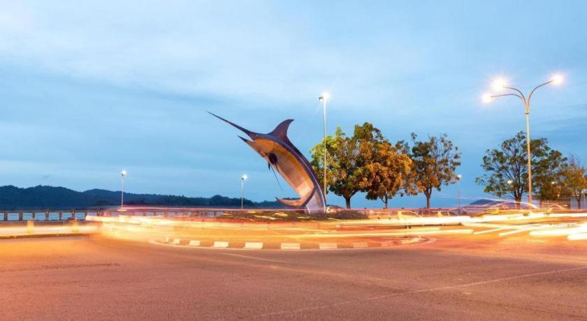 Oyo 43993 Madsuite Kota Kinabalu Zewnętrze zdjęcie